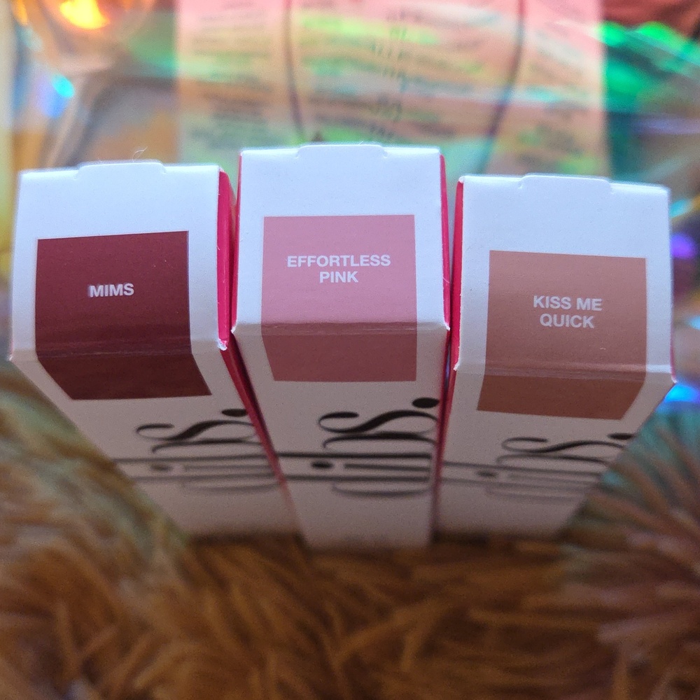 Go To Glossy Balm Lip Trio – Mims, Effortless Pink, Kiss Me Quick - Picture 2 of 5